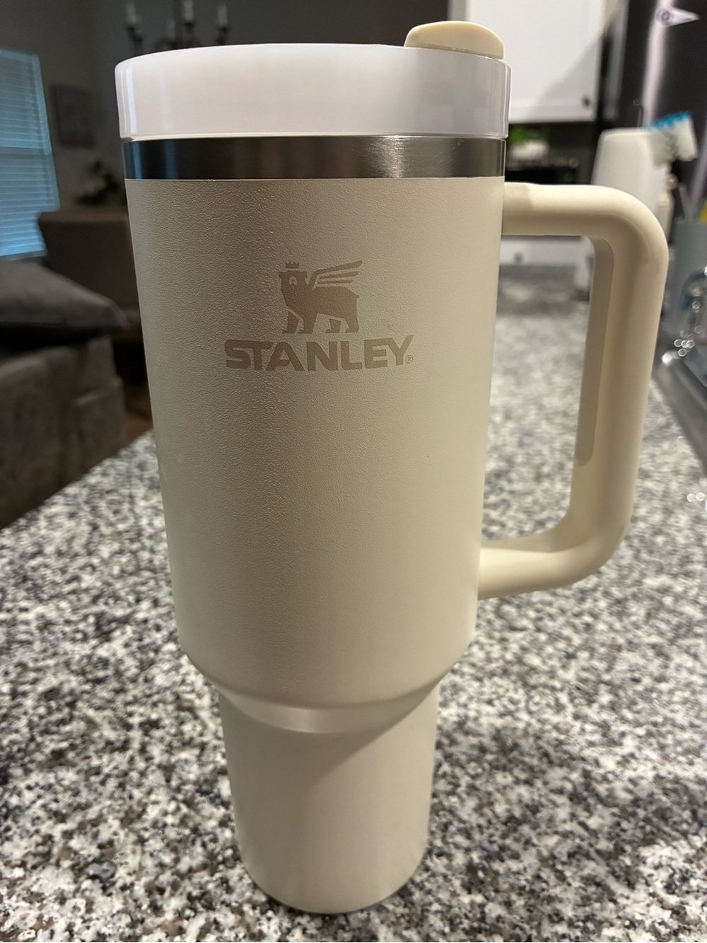 Stanley 40 oz Cream Travel Mug with Handle(No Straw)